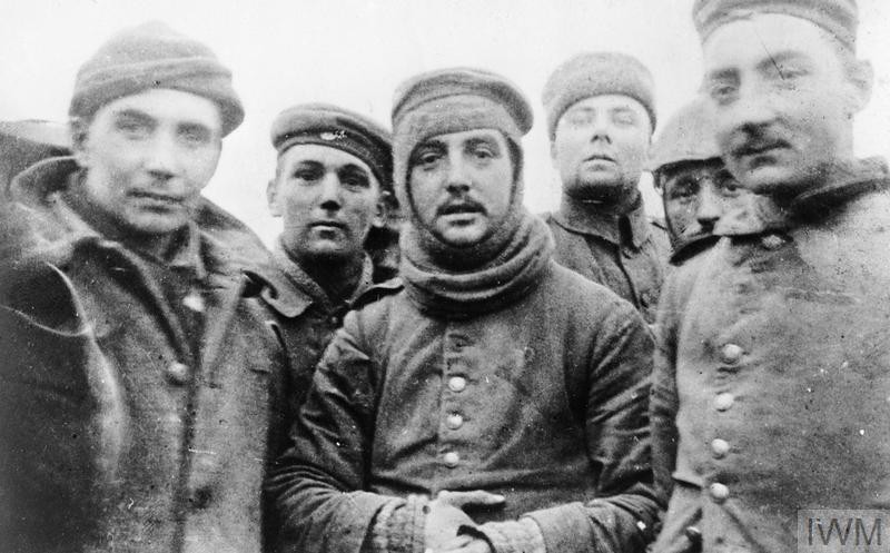 Soldiers during the Christmas Truce of 1914
